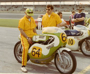 www.etmoteur.fr_media_t100_images_t100_photo_garynixon_200milesdaytona1971_petit.jpg