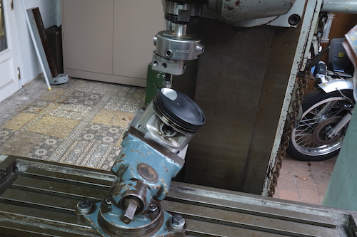 www.etmoteur.fr_media_xt500_images_xt500_piston_lamage_12_petit.jpg