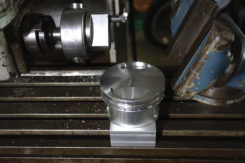 www.etmoteur.fr_media_xt500_images_xt500_piston_lamage_26_petit.jpg