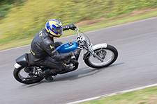 www.etmoteur.fr_medias_photos_motos_photo_lezennes_2013_09_01_petit.jpg